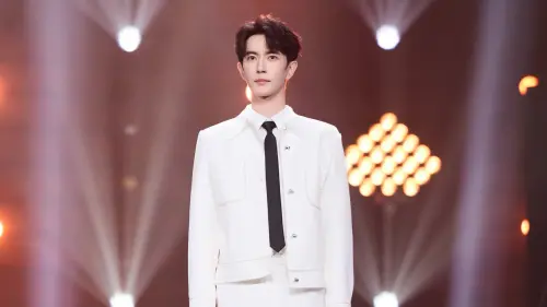 ▲于朦朧墜樓離世後，台灣粉絲首站版主發表717字長文，感嘆：「熱搜竟是死亡消息！」他坦言熱潮終會退去，呼籲真正支持者留下，攜手延續于朦朧的善良與精神。（圖／翻攝自于朦朧工作室）