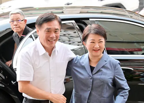 藍主席之戰聚焦中台灣！最熱門是黑派的他　隱藏大老昨快閃米糕會
