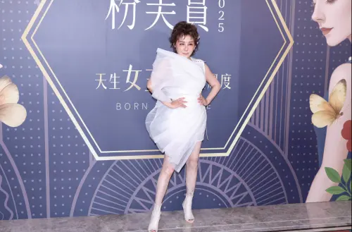 ▲藍心湄亮麗出席《女人我最大》的「粉美賞」。（圖／記者朱永強攝）