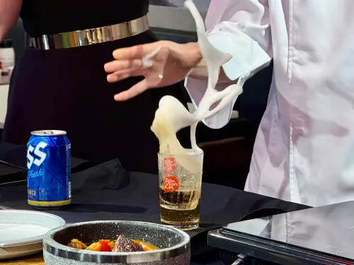 ▲韓食文化不可或缺的調酒，增添用餐氣氛。（圖／記者蕭涵云攝）