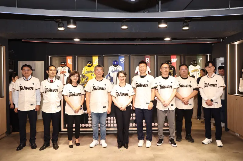 ▲中華職業棒球大聯盟今（22）日舉行喬遷儀式，正式宣告聯盟遷入全新辦公大樓，副總統蕭美琴、運動部長李洋都出席與會。（圖／中華職棒提供）