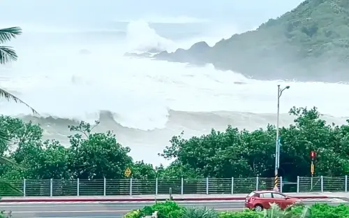 ▲樺加沙颱風墾丁實況（圖／Threads網友@shiba_in_zakka授權提供）