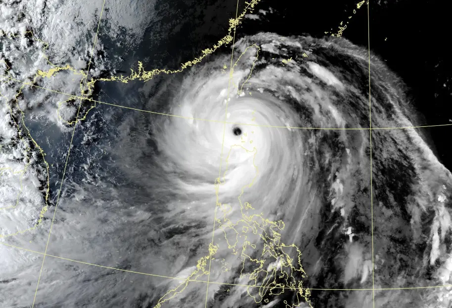 ▲強烈颱風樺加沙目前最靠近台灣，今晚至明天（9/22至9/23）花東、台東山區有超大豪雨，各沿海也有8級、10級以上風力。（圖／中央氣象署cwa.gov.tw）