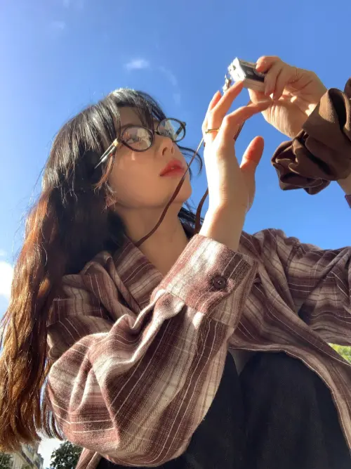 ▲金娜妍晚間驚傳車禍，透露自己在計程車上遭到追尾。（圖／翻攝自金娜妍Threads@naaa_.y）