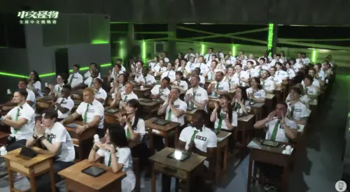 ▲《中文怪物》場景比照專業實境秀辦理。（圖／Ku s dream酷的夢 YouTube）