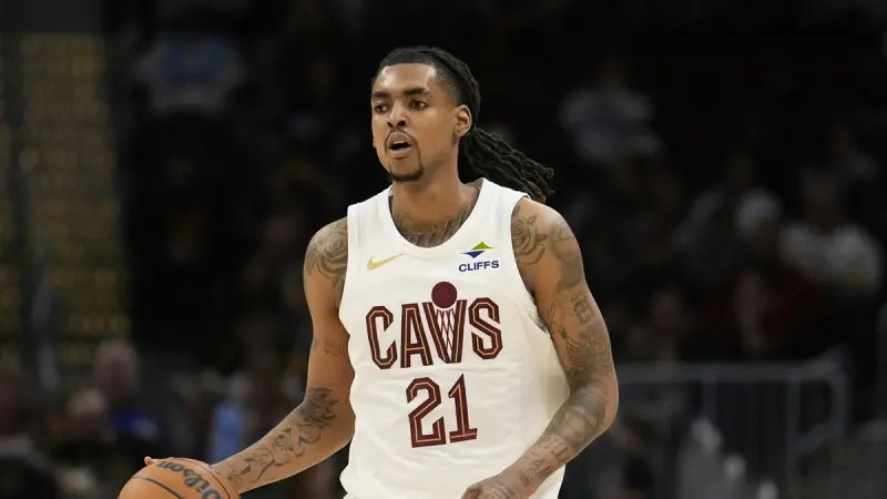 ▲費城76人隊已經簽下四名自由球員，分別是前鋒貝茲（Emoni Bates，圖中者）、控球後衛錢德勒（Kennedy Chandler）、鋒衛希爾（Malcolm Hill），以及前鋒馬丁（Jaylen Martin）。（圖／美聯社／達志影像）