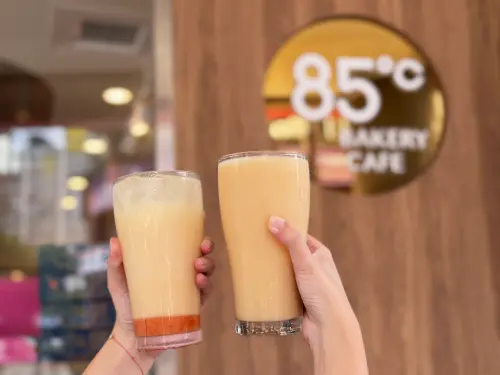 ▲85度C教師節連假優惠！多多分享日「第2杯10元」、對中姓名第二杯免費喝。（圖／85度C提供）
