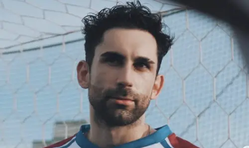 酷的夢是誰？砸500萬拍《中文怪物》爆紅　認把台灣當第二故鄉
