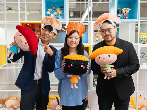 ▲爭鮮壽司頭套、爭鮮鮭魚頭套（圖／爭鮮餐飲提供）