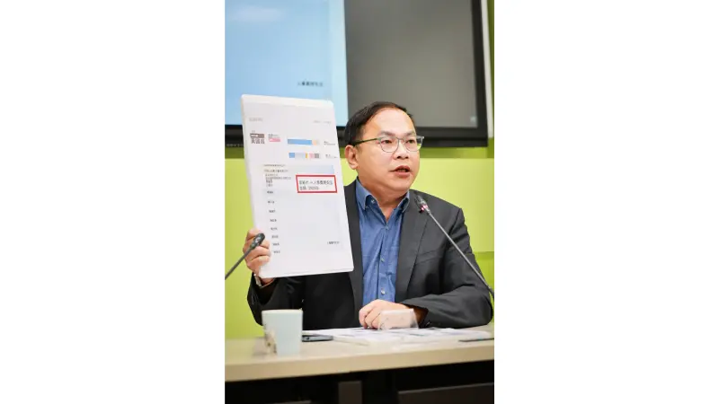 ▲民進黨立委王義川23日再度召開記者會。（圖／劉祐龍攝影）