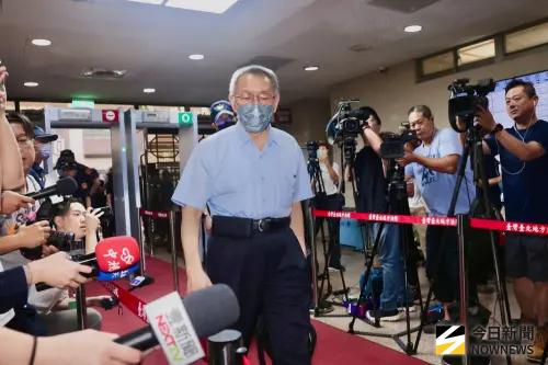 神預言交保！半夜從管理室領信　他竟收到「柯文哲手寫感謝信」
