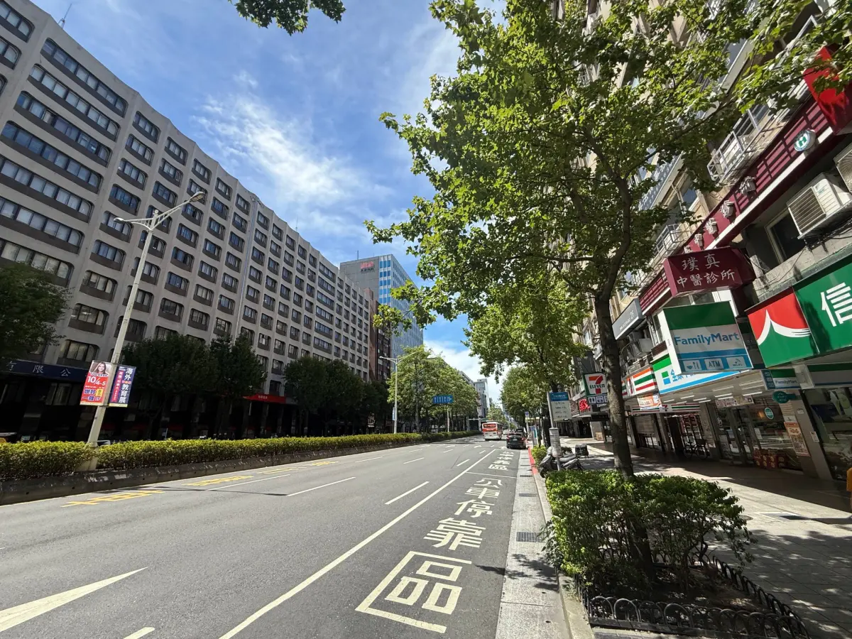 ▲信義房屋專家表示，忠孝光復商圈房市從「商業街區」慢慢轉型為「宜居生活圈」，資產活化與都更議題將持續交織，也將是觀察未來東區房市的重要關鍵。（圖／信義房屋）