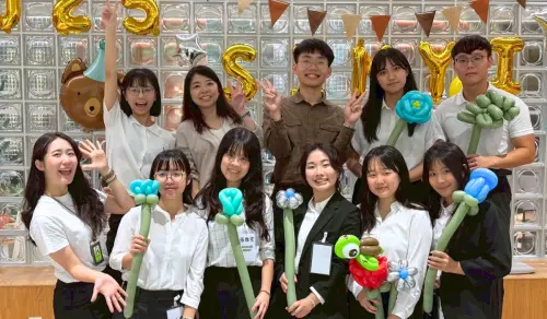 ▲信義房屋幕僚實習生主要在總公司幕僚部門學習，有專屬職場教練及學長姐，也能實際參與體驗部門職場運作日常。（圖／信義房屋）