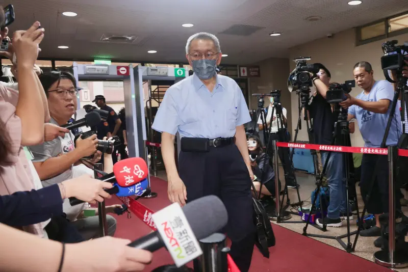 柯文哲抱怨「濫訴」！ 過去當醫生30秒睡著如今徹夜難眠