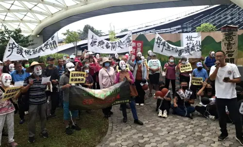 ▲南投縣名間焚化爐環評初審會議，環團到場質疑環評偷跑、行政程序不公。（圖／中部環團提供，2025.09.23）