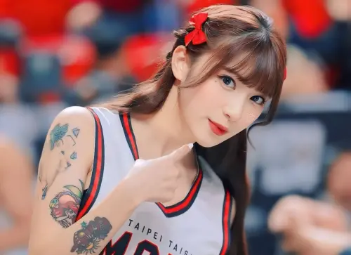 24歲球星林政華戀上大4歲啦啦隊員！谷恬欣不藏了直呼：好想被拍
