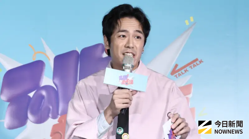 ▲藝人Lulu（黃路梓茵）日前宣布與陳漢典即將結婚，女方前男友張瑞夫（如圖）今（23）日出席《Talk Talk秀台語》第2季開播記者會，臉色尷尬地送上祝福，一旁的黃豪平則亂爆料：「其實他（張瑞夫）跟阿達有個群組啦！」（圖／記者嚴俊強攝影）