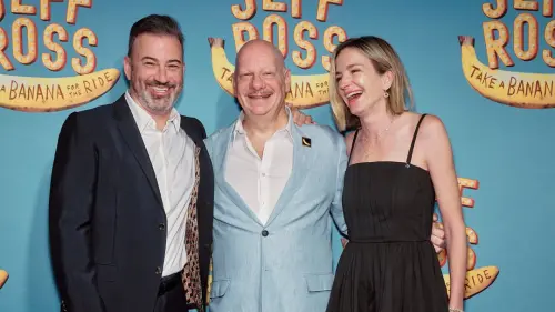 ▲吉米坎摩爾（左）節目被停播6天後，將於今日回歸。（圖／翻攝自吉米IG@jimmykimme）