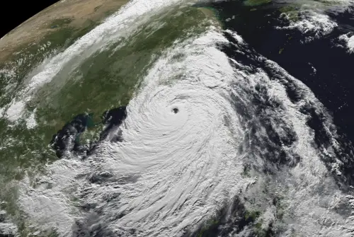 樺加沙颱風襲！部分地區停止上班　央行公布退票從寬處理措施
