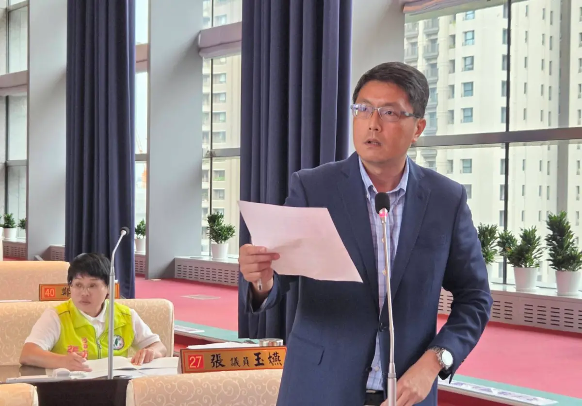 ▲議員林德宇痛批，市府聲稱中捷藍線蓋不下去，這根本是市府預算編列與執行不當(圖／柳榮俊攝2025.9. 22)