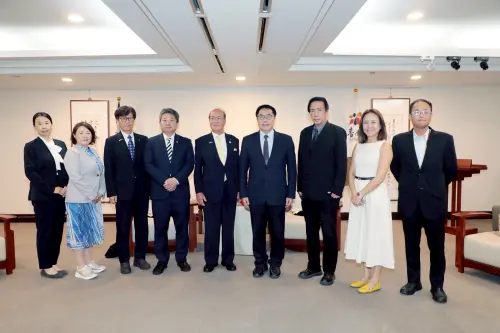 金澤市議會議長前誠一率團訪黃偉哲　盼持續深化兩市友誼
