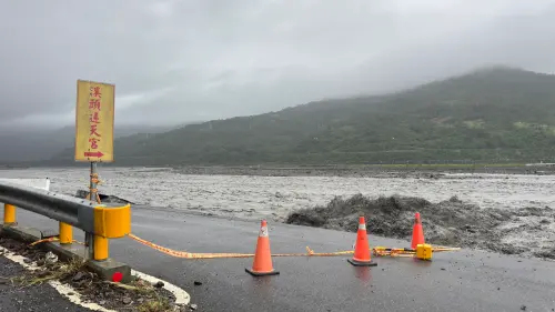強颱帶來豪雨！台東太麻里溪暴漲　縣府啟動緊急疏濬工程
