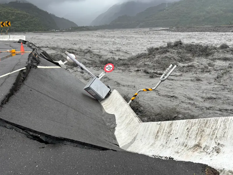 ▲花蓮颱風災情慘重。（圖／翻攝自饒慶鈴FB）