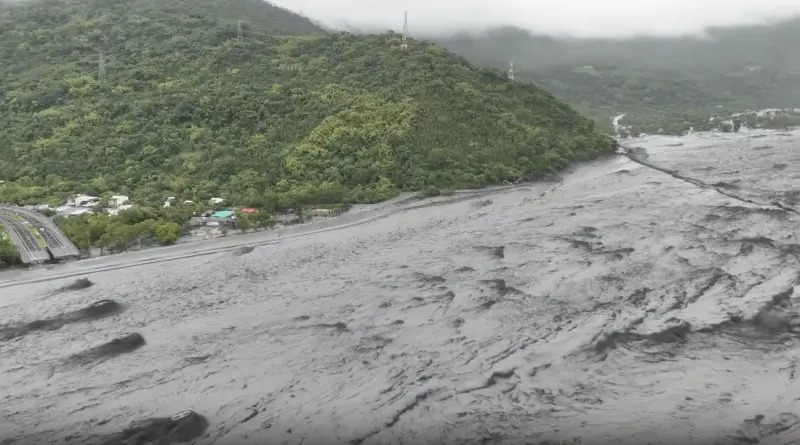 馬太鞍溪橋慘遭沖毀！花蓮大橋傍晚急封閉