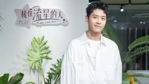 ▲黃信赫面對媒體，坦言片場真實狀況，表示與嘎琳互動非常少。（圖／大愛提供）