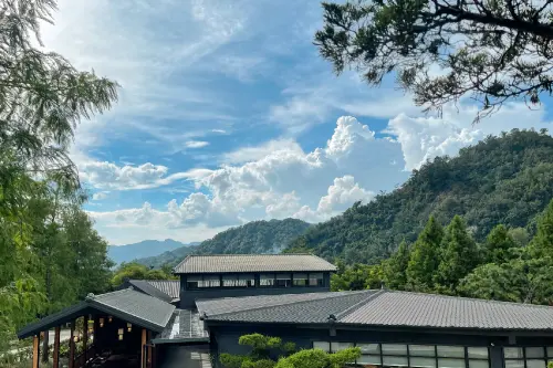▲春水堂南投新地標「春秋山林」離塵不離城。（圖／春水興業集團提供）