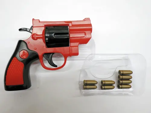 夾娃娃機獎品藏危機！中國製玩具手槍「可發射實彈」　日警急召回
