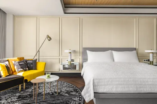 ▲台中李方艾美酒店攜手法國知名時尚品牌 Maison Margiela，推出「Maison Margiela 慵懶假期」。（圖／台中李方艾美酒店提供）