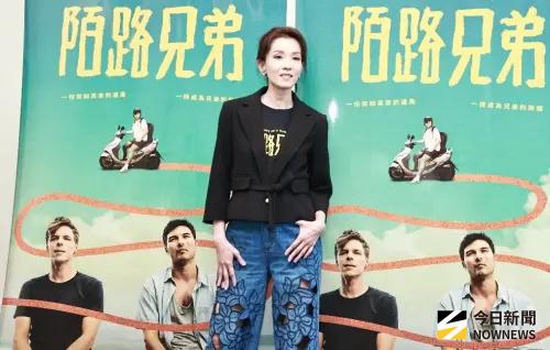 56歲葉全真EMBA同學變戀人？合夥創業擦出火花　牽手被認出秒分開
