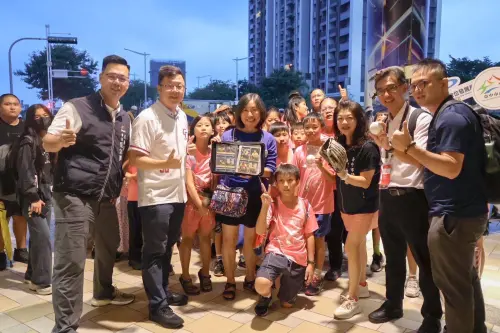 ▲學童立下志向，希望未來能踏上棒球最高殿堂(圖／數位局提供2025.9.24)