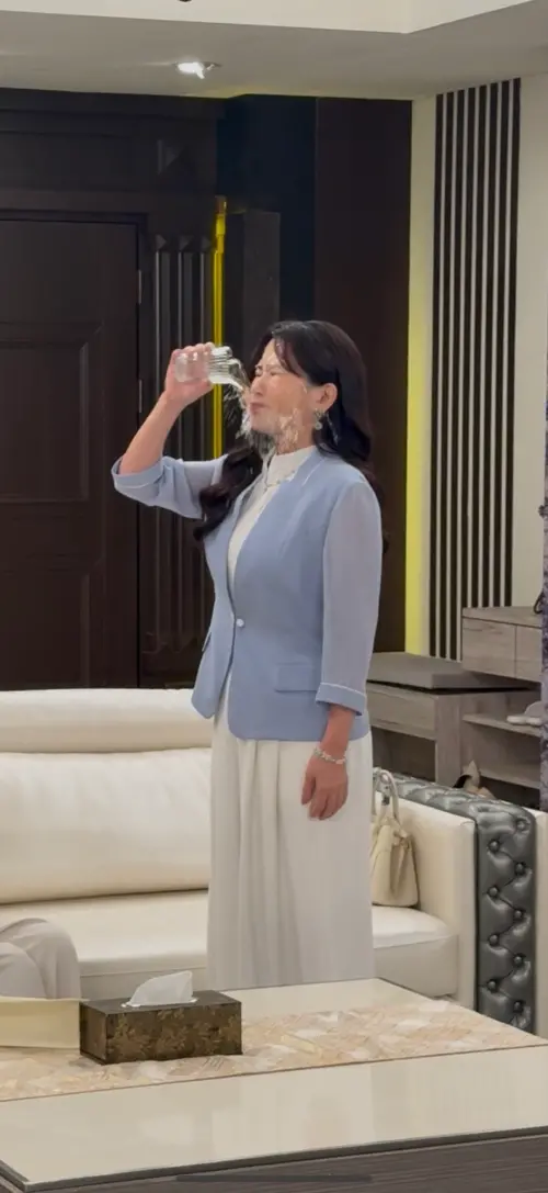 ▲德馨（如圖）在劇中超瘋，與黃玉榮組成白目夫妻檔爆紅。（圖／三立提供）