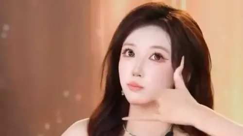 ▲因為《上車舞》爆紅的楓葉姐姐，近日曬出小清新私照，吸引大批粉絲朝聖。（圖／翻攝自小小楓葉IG@sk.moonlake217）