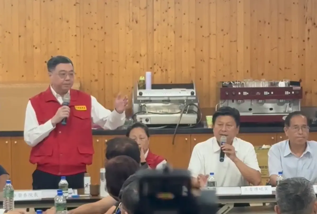 ▲行政院長卓榮泰到花蓮勘災，與國民黨立院黨團總召傅崐萁互嗆，讓人看傻眼。（圖／翻攝畫面）