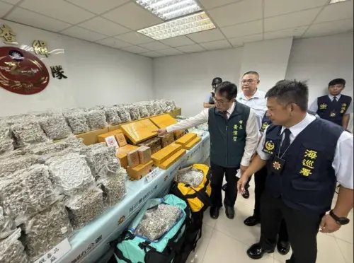 阻絕毒品護國門安全！海巡署台南查緝隊查獲漁船走私700公斤毒品
