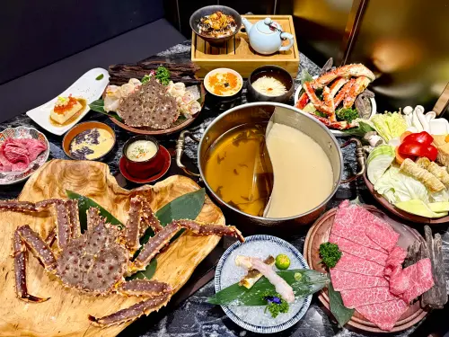 ▲二本松涮涮屋新推「日本極上帝王蟹雙人套餐」主打「帝王蟹五吃」，每套售價8680元+10%。（圖／記者蕭涵云攝）