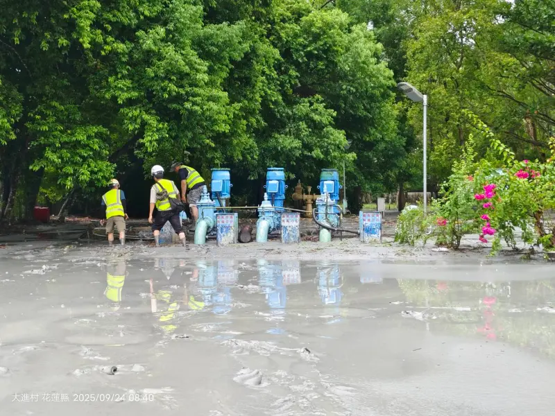    ▲台水提醒，民眾恢復供水初期，因本次堰塞湖流入造成管線受影響，可能出現短暫水黃或混濁情況，建議先排放管內自來水或作為環境洗滌用。（圖／台水提供）  