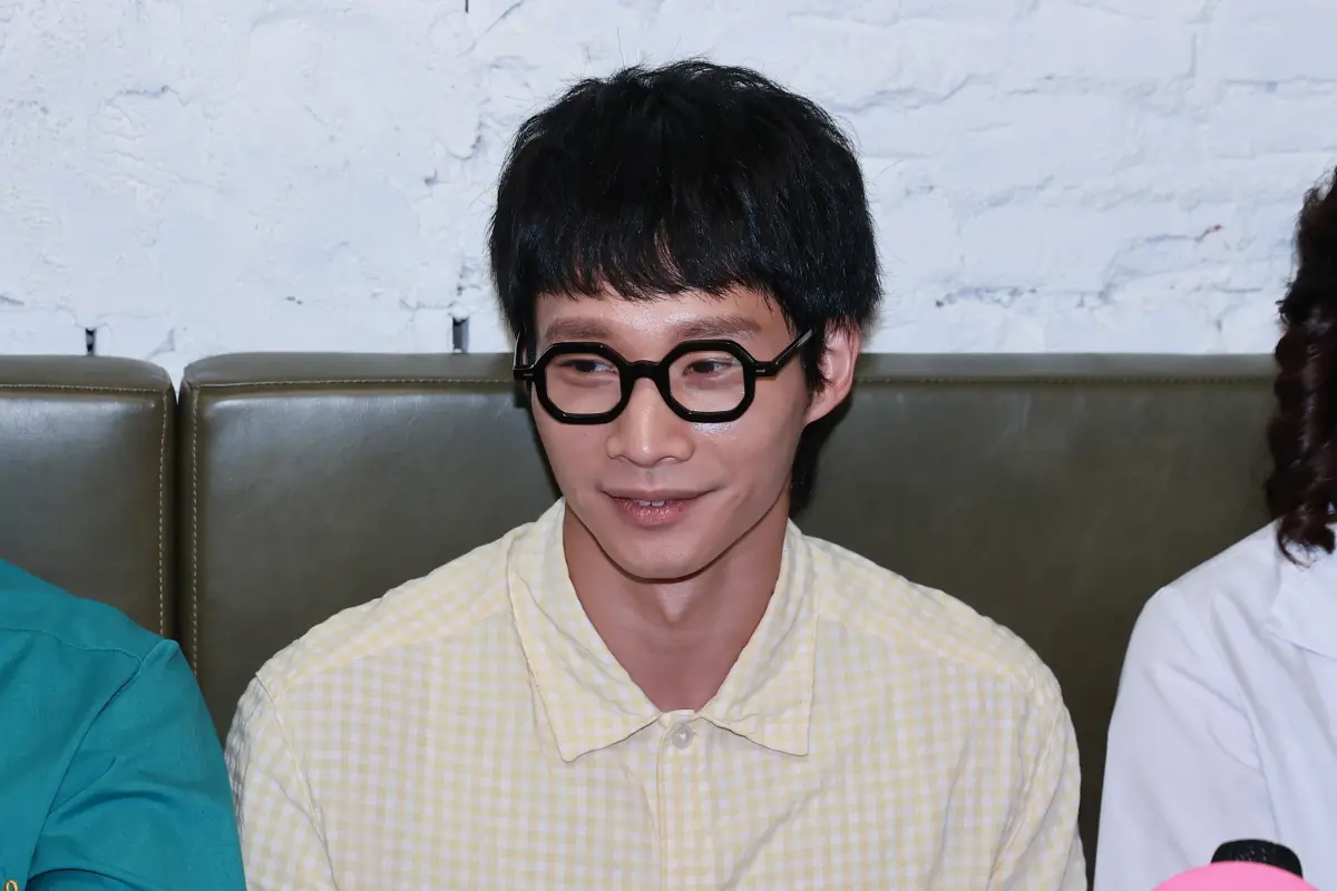 ▲演員黃冠智（如圖）今年憑藉《聽海湧》入圍迷你劇戲王，同時也以《人生清理員》角逐男配角獎，雙料入圍金鐘，氣勢正旺，他透露如果得獎要帶太太去馬爾地夫度蜜月。（圖／記者嚴俊強攝影）