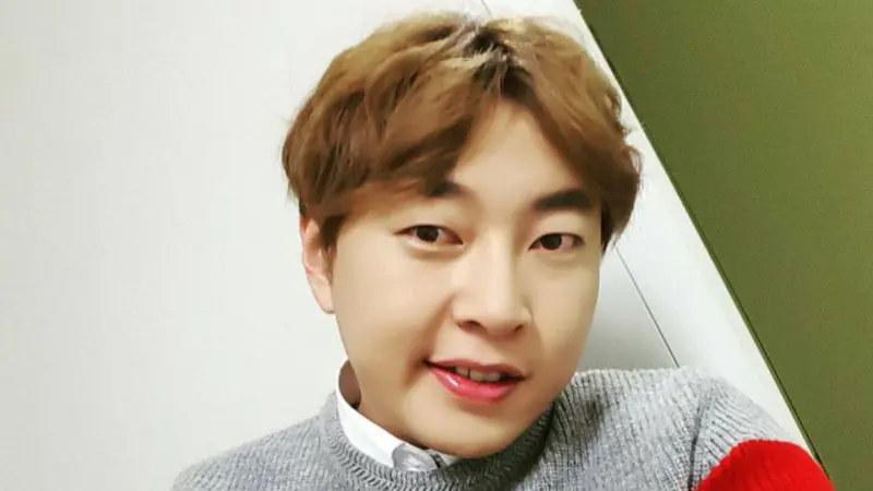 ▲韓國諧星李陳鎬繼爆出23億韓元賭博債後，再遭爆凌晨酒駕百公里，竟被女友親自檢舉。酒測值達吊銷標準，他坦承過錯，公司道歉，形象再陷危機。（圖／翻攝自李陳鎬臉書이진호）