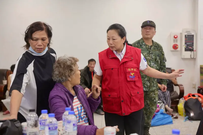 ▲花蓮縣府原定上午10時說明災情進度，不過時間卻一延再延，且縣長徐榛蔚未現身，瞬間引爆媒體怒火。（圖／花蓮縣府提供）