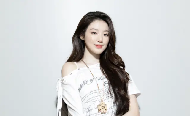 舒華飛高雄主持AAA！一現身像移動雜誌封面 IVE張員瑛疑似大素顏