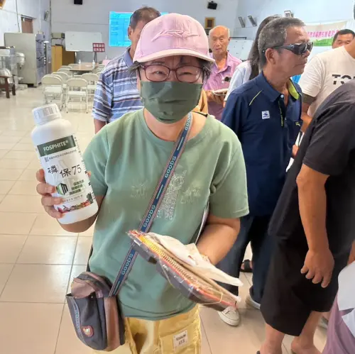 助颱風受災農戶復耕 佳和農化贈7000瓶植保資材
