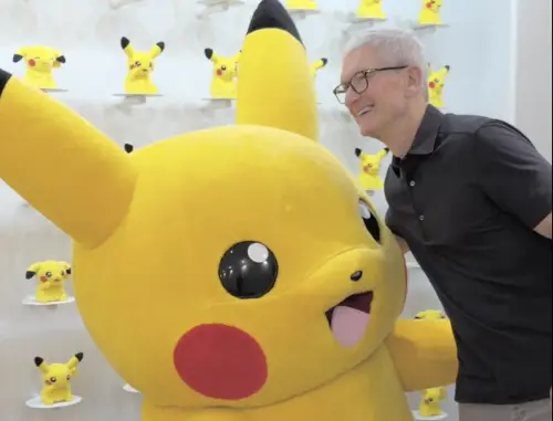 ▲庫克為了Apple銀座店重新開幕特地前往日本站台。（圖／翻攝Ｘ影片）