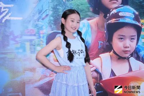 ▲《左撇子女孩》導演鄒時擎率眾演員黃鐙輝、馬士媛、葉子綺、夏騰宏、張允曦（小8）（圖／記者嚴俊強攝影）