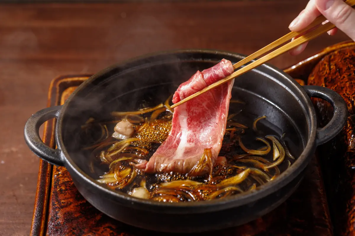 ▲台中新光三越即將重新開幕，豊漁餐飲集團也率先公布將有5大品牌設點，全新進駐12樓美食街的是「牛喜」壽喜燒。（圖／豊漁餐飲集團）