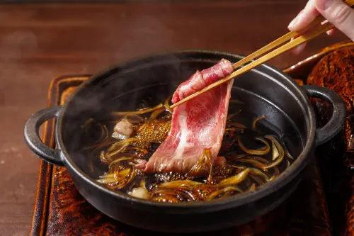 牛喜壽喜燒傳多人吃完吐瀉發燒！衛生局稽查：食材皆符合安全規範
