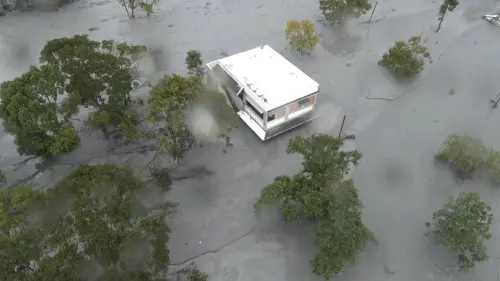 ▲以無人機深入災區空投物資。（圖／宜蘭消防局）